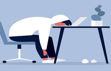 راهکارهای مقابله با اثرات کم خوابی و خستگی در محیط کار